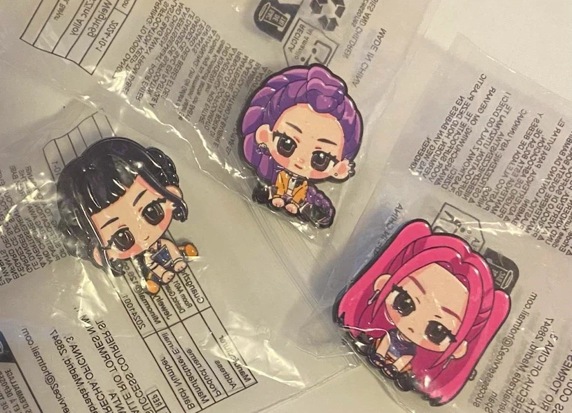 🏈 NEW K-Pop Demon Hunters Enamel Pin Set (Rumi, Mira, and Zoey) - photo 5