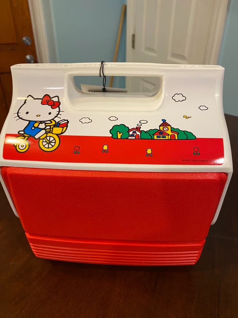 New Igloo x Hello Kitty Playmate Mini Cooler - photo 2