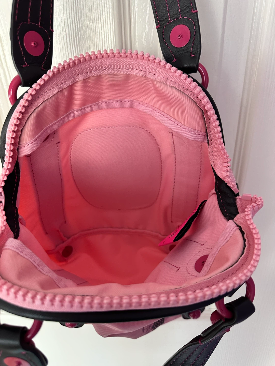 Juicy Couture Pink Handbag - photo 3