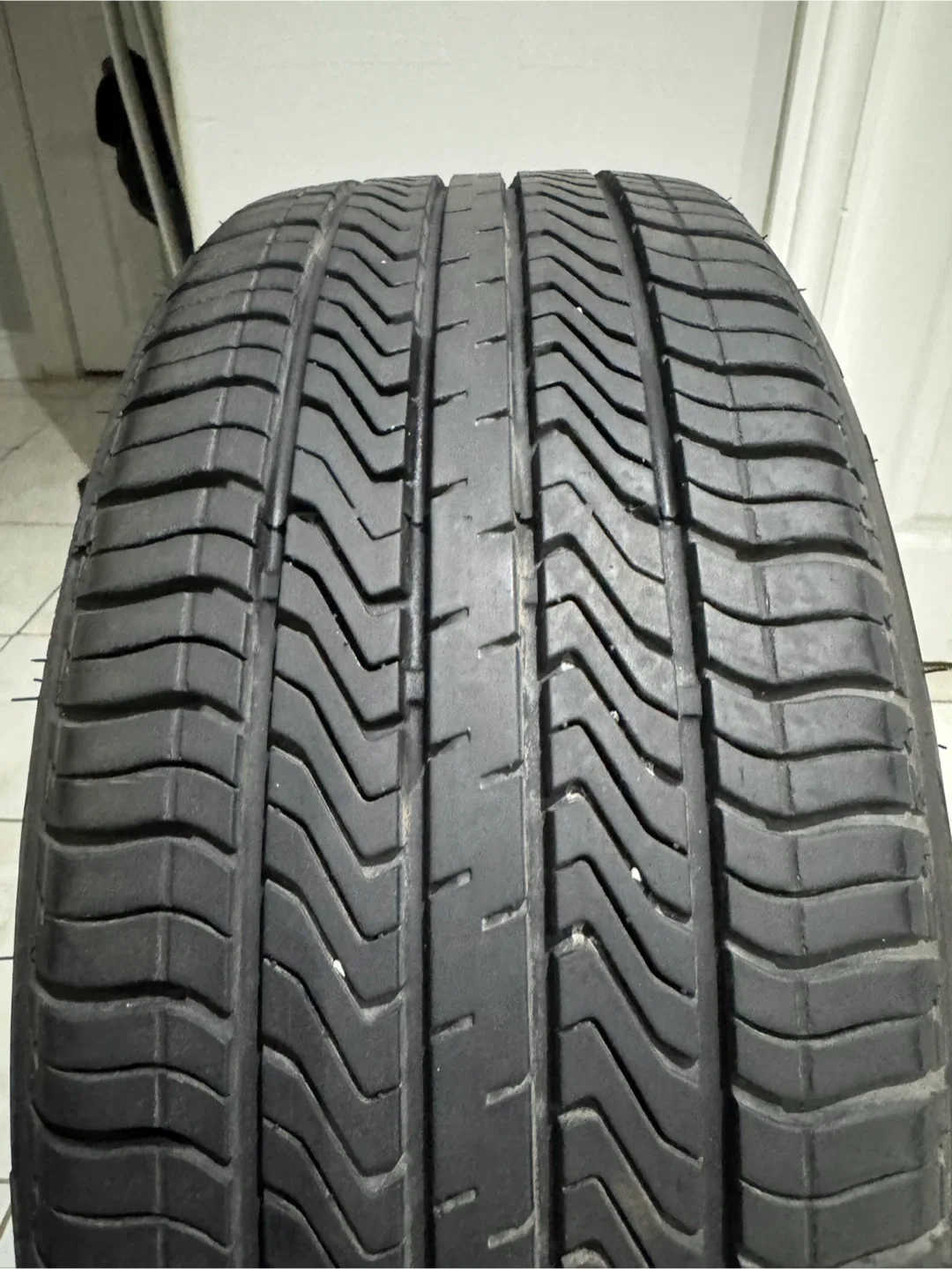 SET OF 4 TRIANGLE ALL-SEASON TIRES – 195/55R15 – 80% TREAD - photo 3