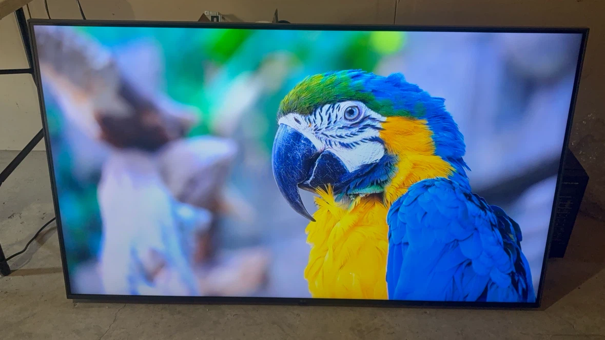 Big LG 4K Smart Television - photo 3
