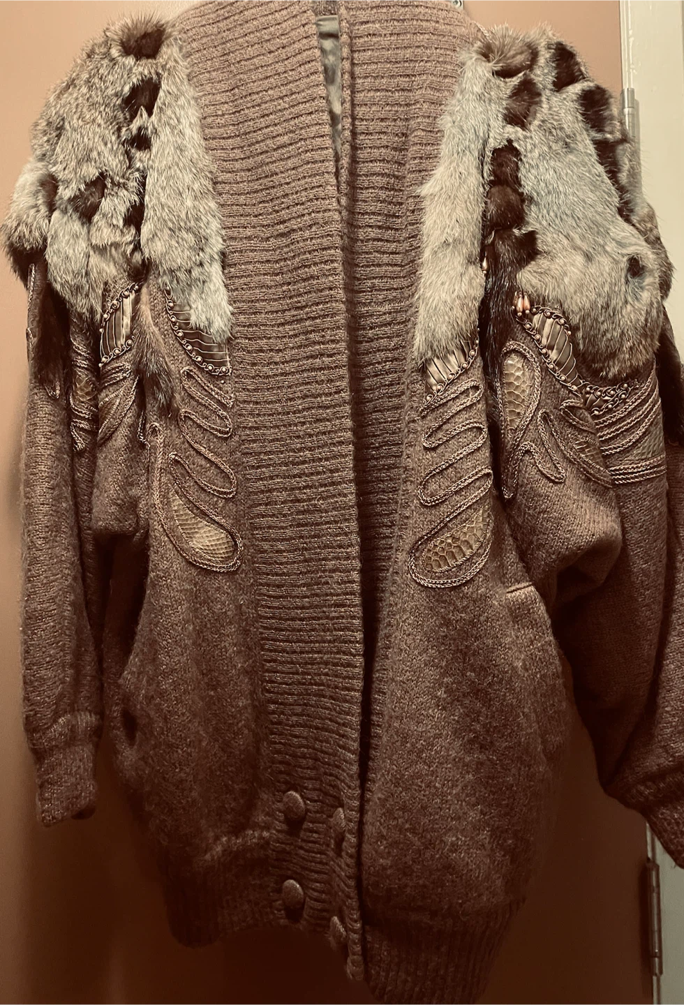 Vintage Brown Knit Cardigan with Fur and Leather Details - photo 2