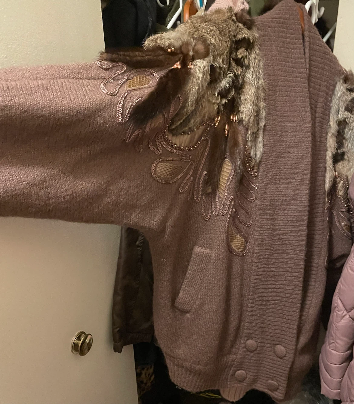 Vintage Brown Knit Cardigan with Fur and Leather Details - photo 3