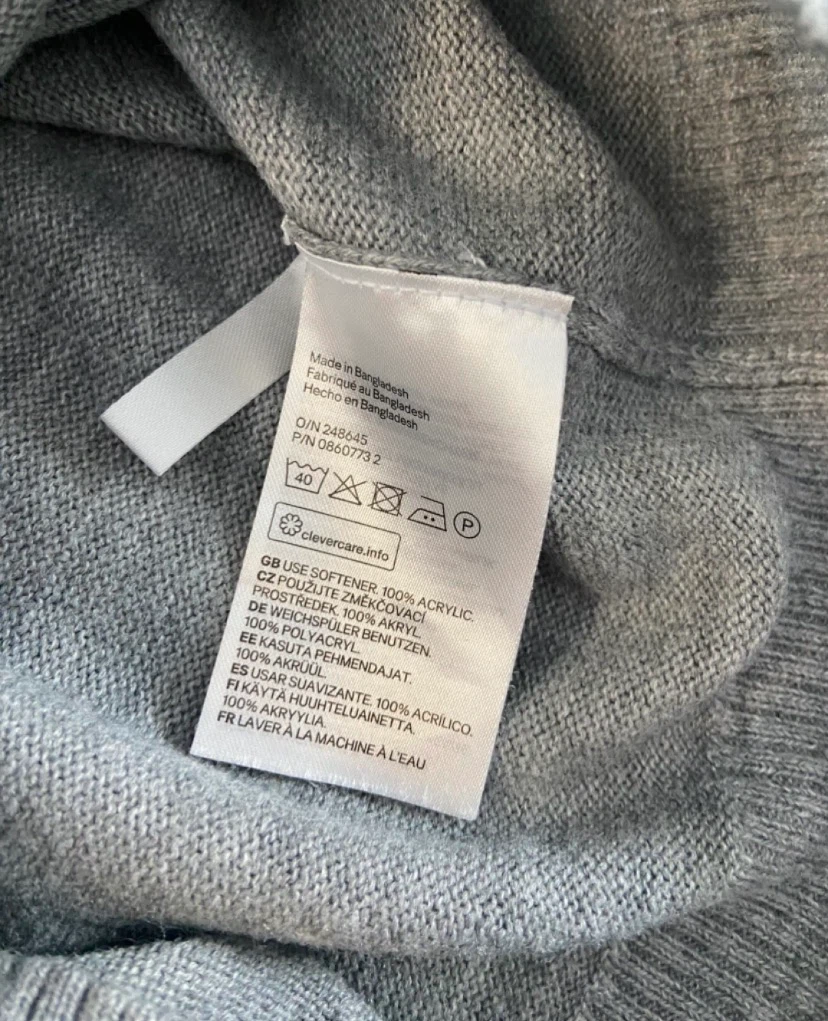 🏈 LIKE NEW H&M Boys Grey Reindeer Sweater Size 12-14Y 🏈 - photo 5
