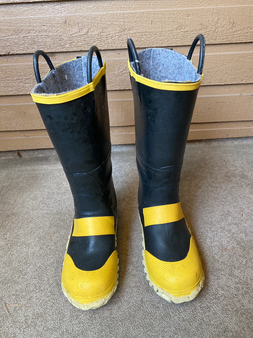 Size 8.5 - Ranger Shoe-Fit Mens Rubber Boots