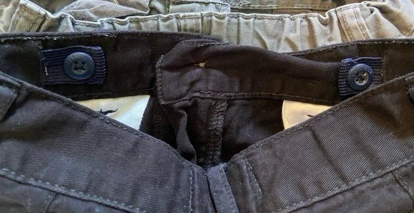 🏈 EUC Children's Place Boys Cotton Chino Pants Size 5 - photo 5