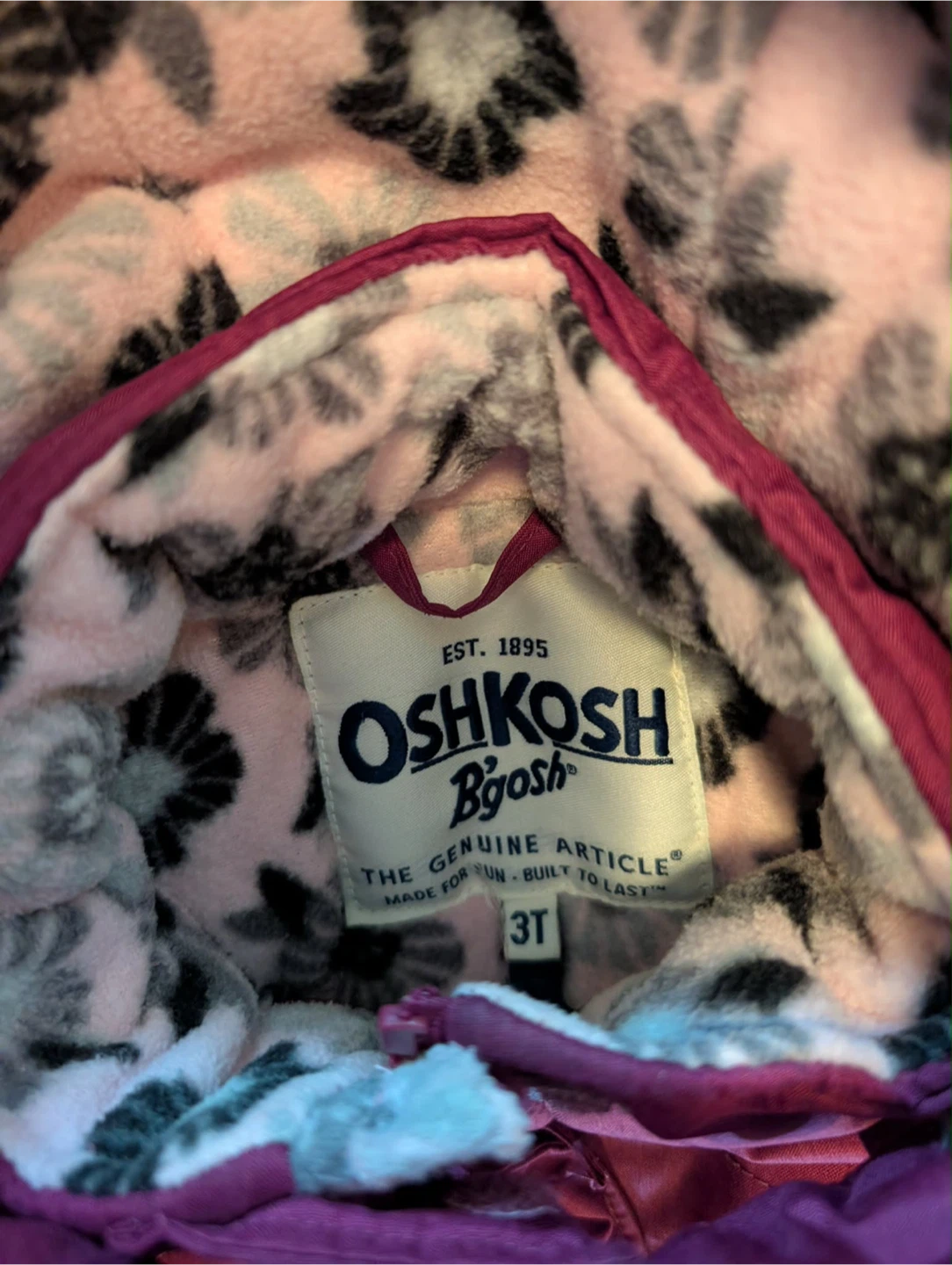 OshKosh B'gosh Winter Snowsuit Size 3T 🏈