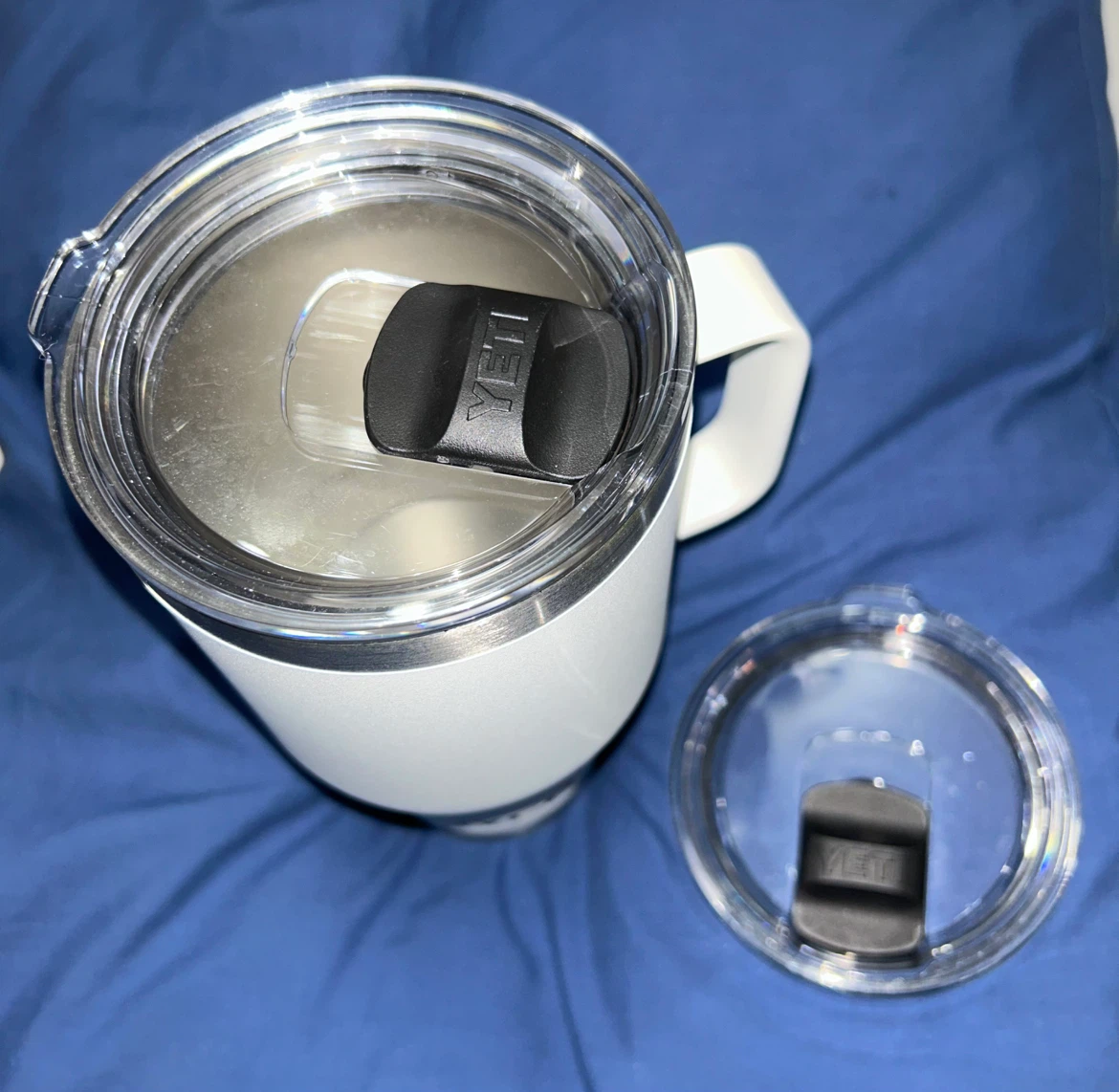 YETI Rambler 35 oz Mug With Handle & Extra Lid NEW 🏈 - photo 4