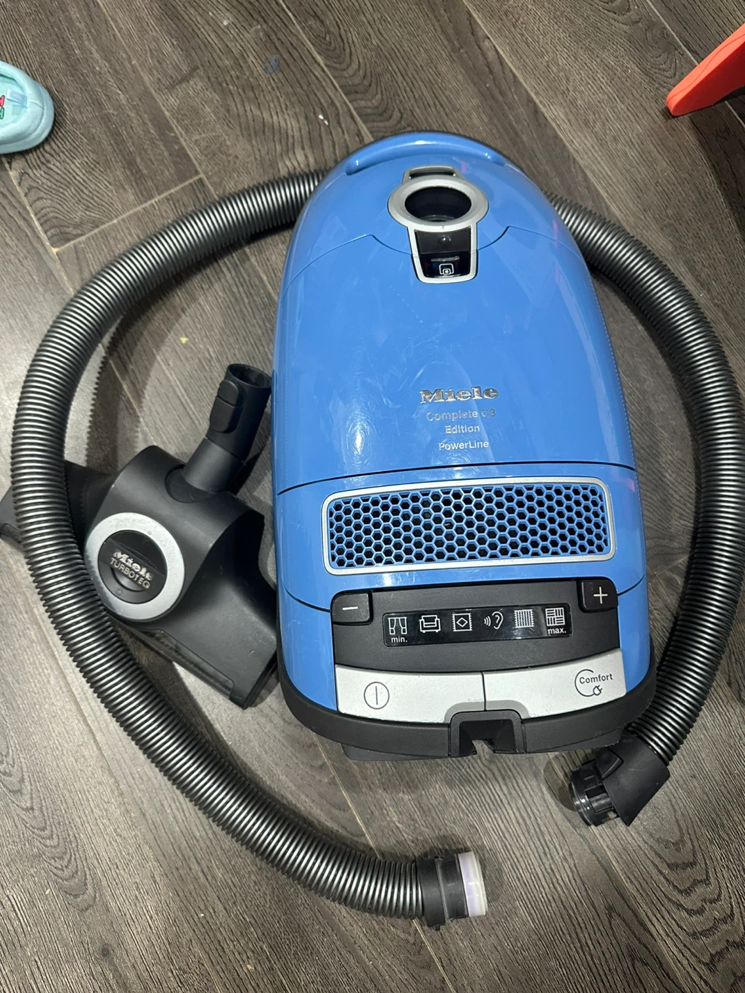 Miele Complete C3 Edition PowerLine Vacuum - photo 2