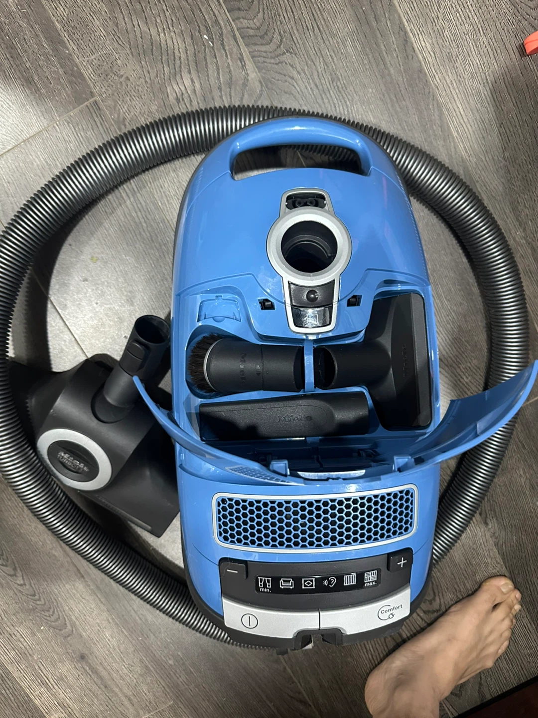 Miele Complete C3 Edition PowerLine Vacuum - photo 3