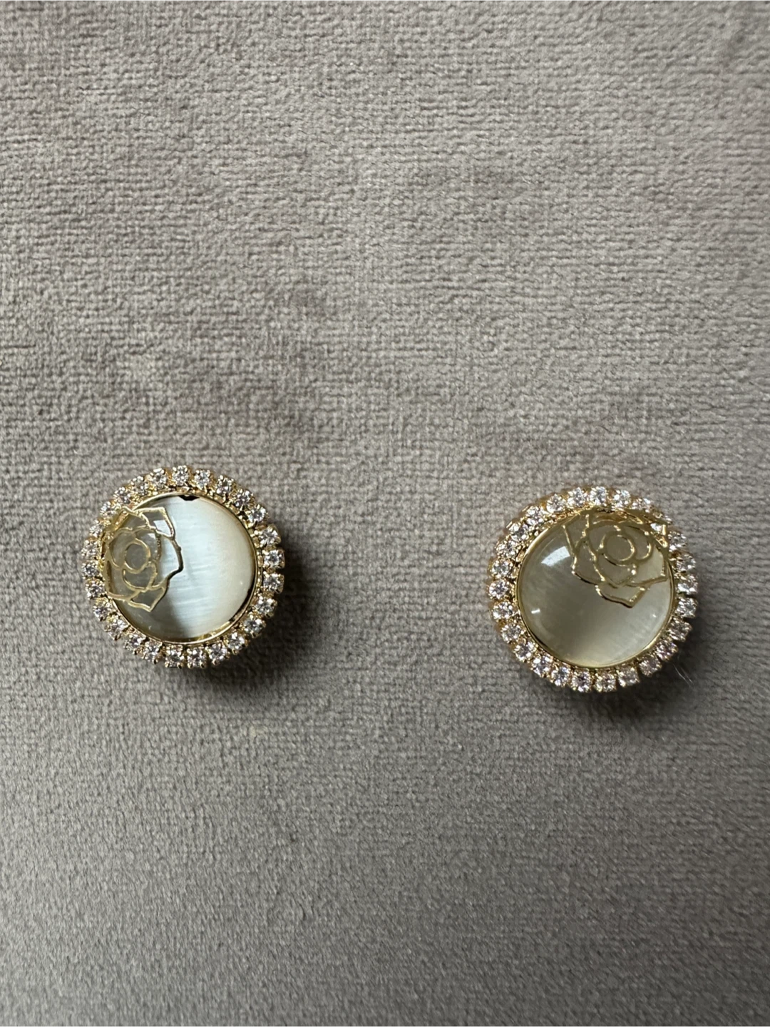 2 Cute Button Size Magnet Brooches - New - $5 - photo 2