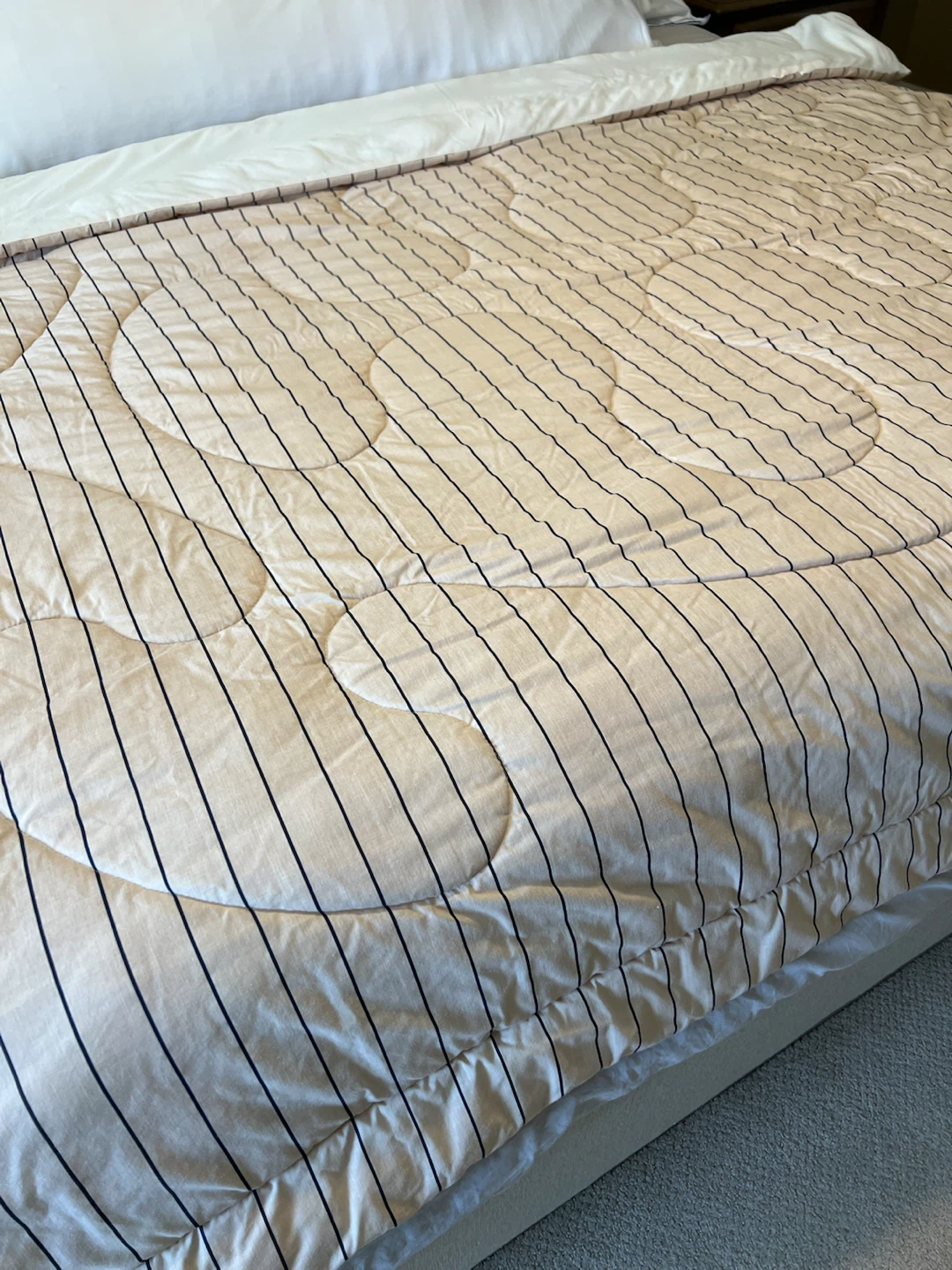 Cream Pinstripe Quilted Comforter (80” x 76”) - photo 4