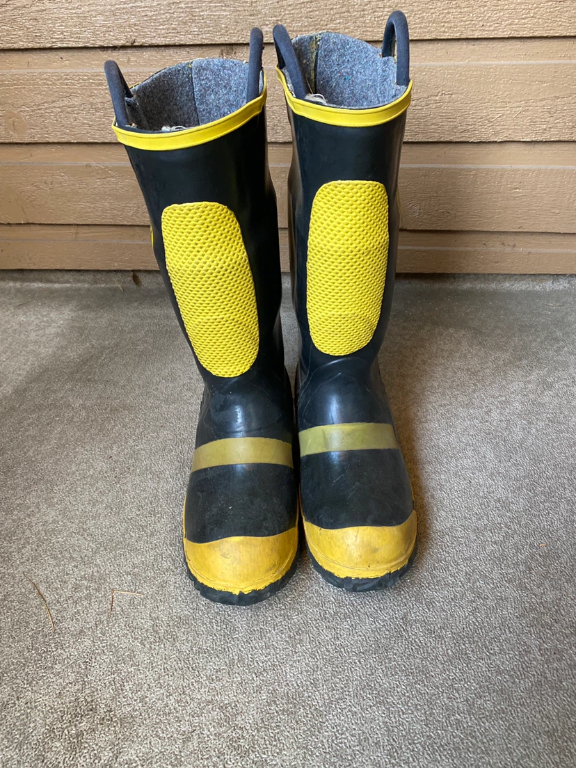 Size 9 - Ranger Firewalker Rubber Boots