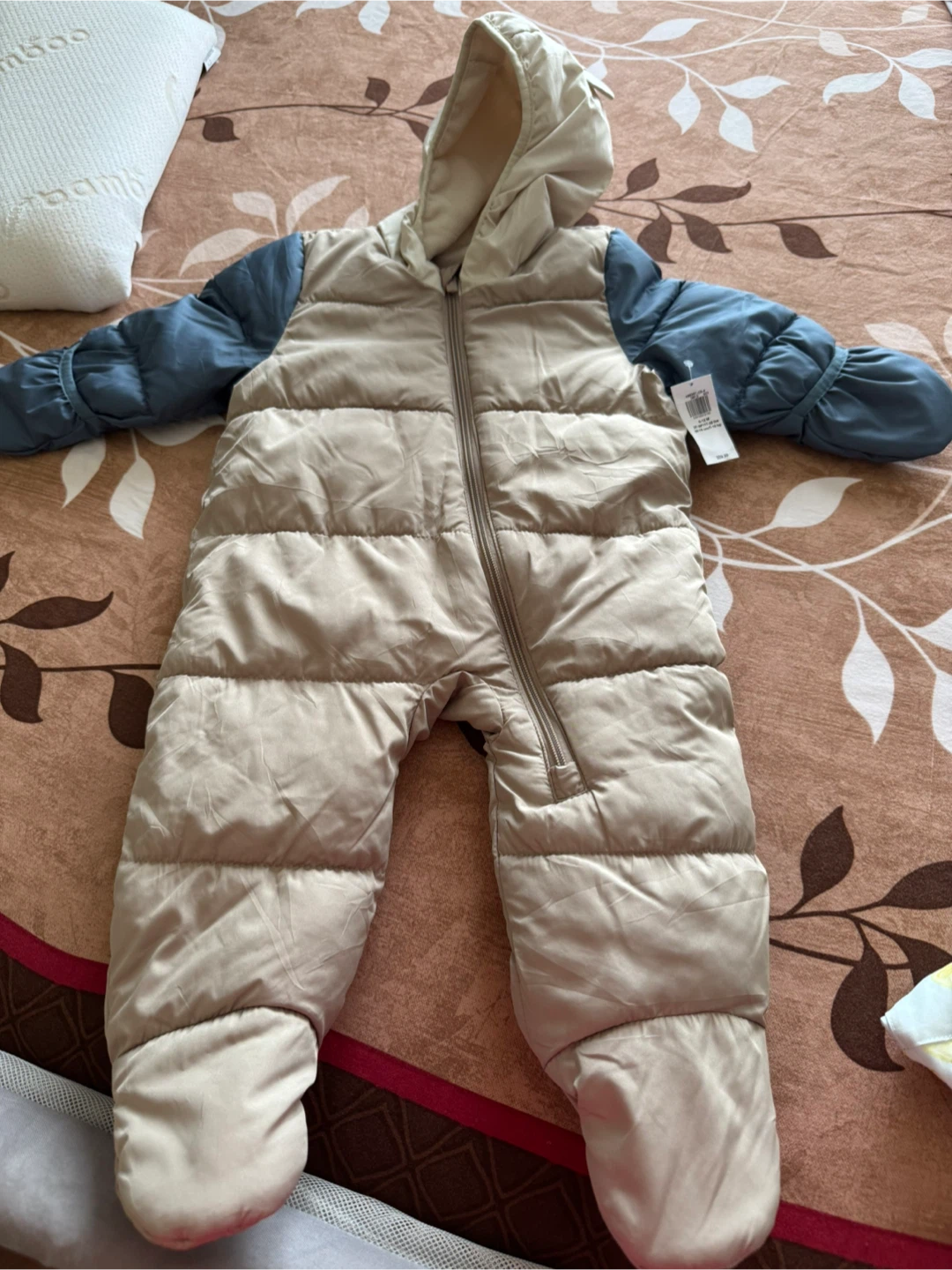 Old Navy baby puffer bunting bag 6-12M