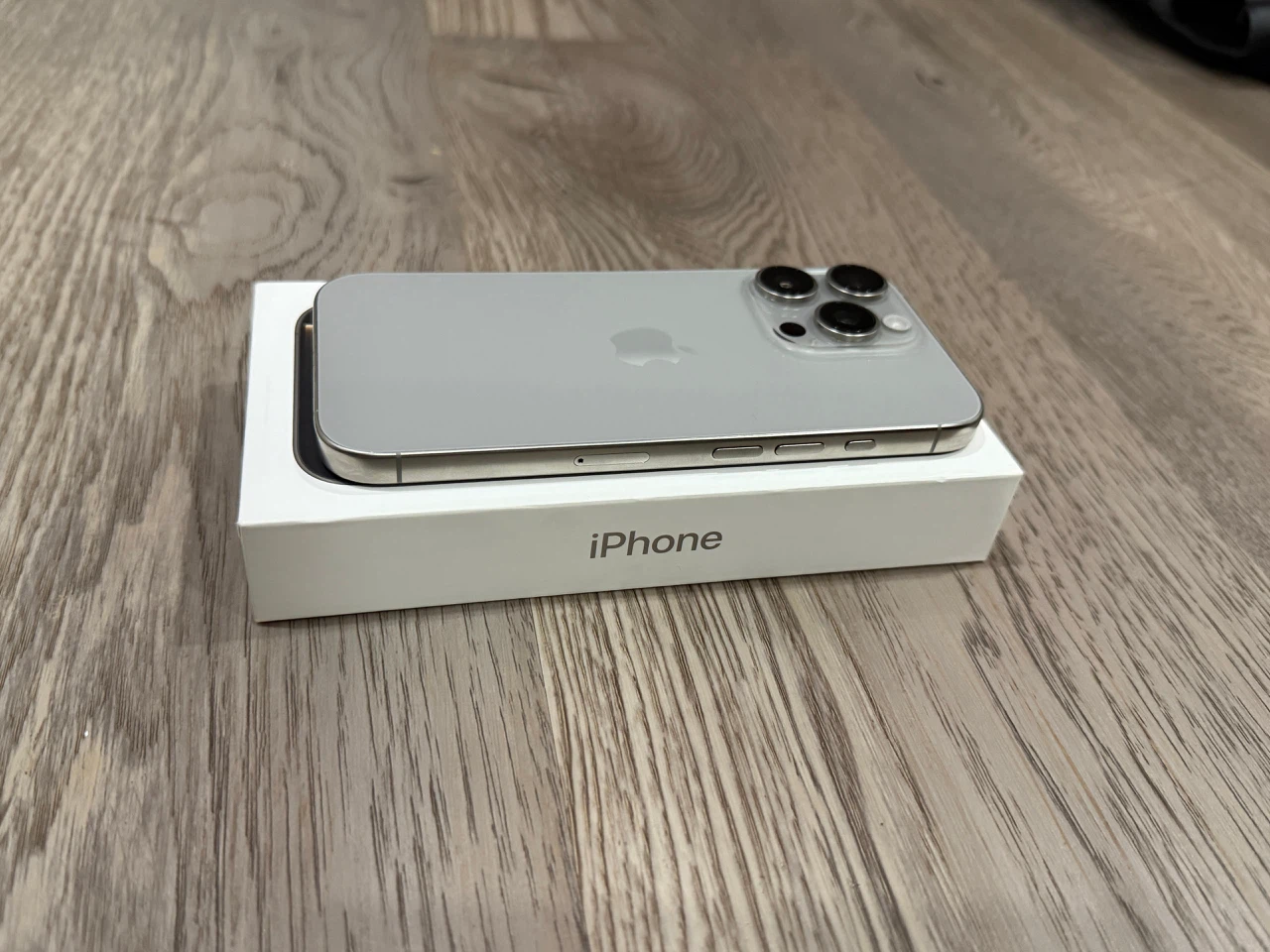 Apple iPhone 16 Pro – 128GB – Natural Titanium – Mint Condition