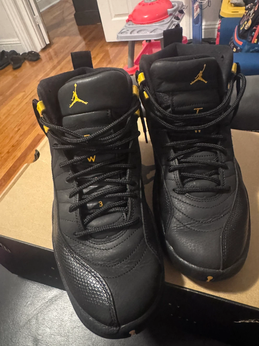 Nike Air Jordan 12 Retro Black Yellow Size 10.5