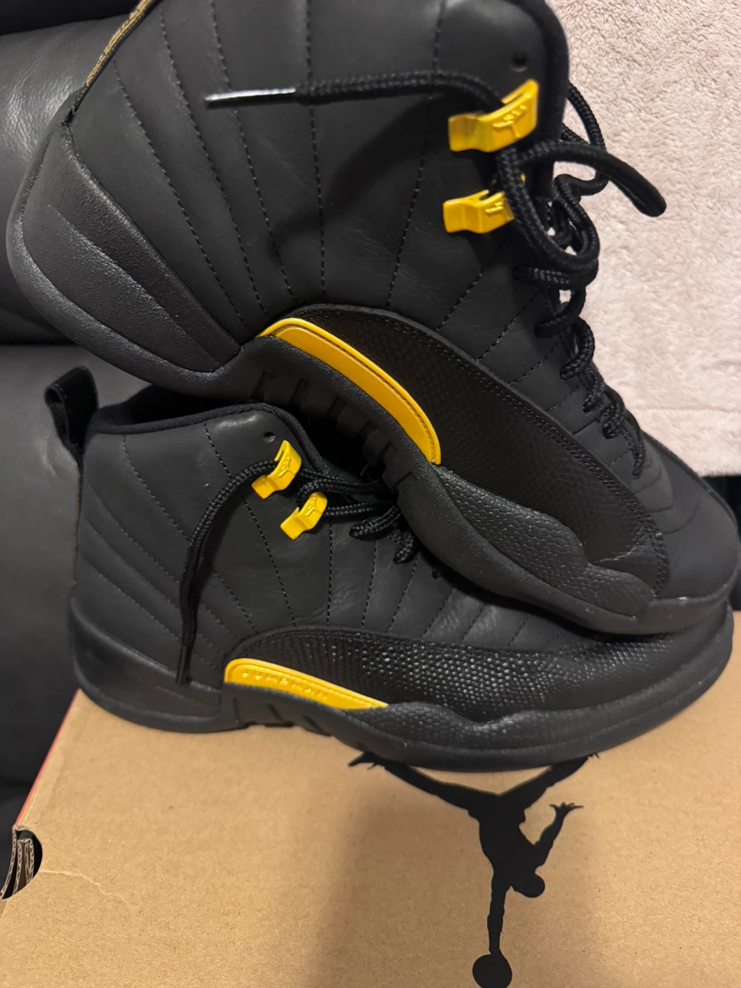 Nike Air Jordan 12 Retro Black Yellow Size 10.5 - photo 4