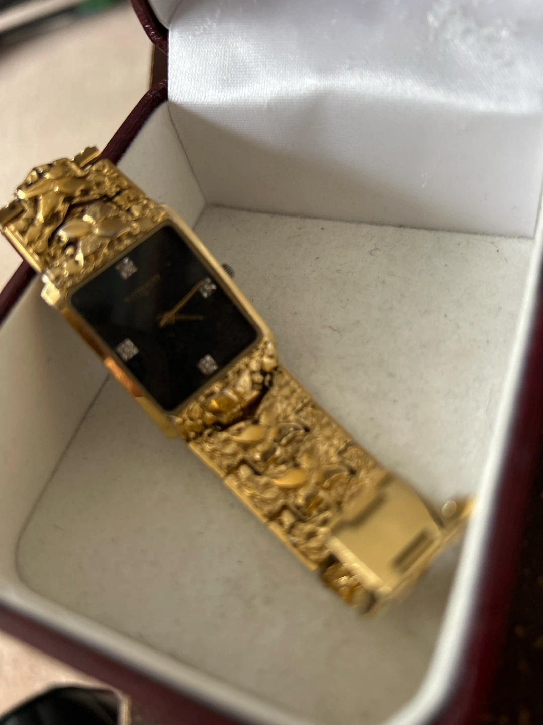 Vintage Wittnauer Gold Tone Nugget Watch - photo 3