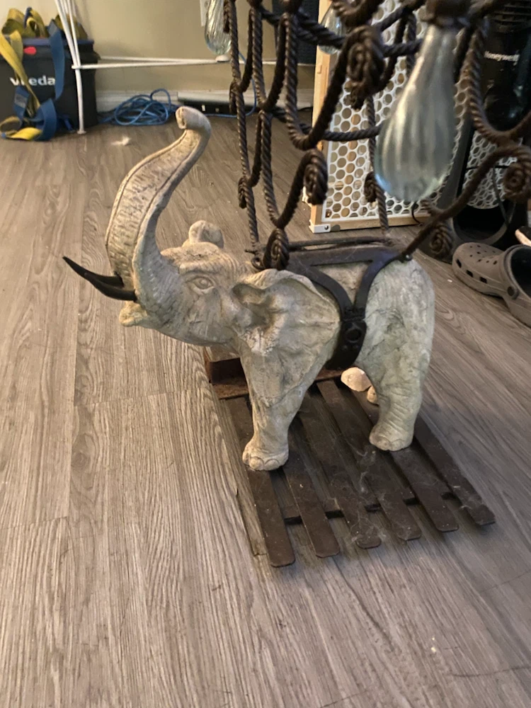 Elephant Design Metal Wine Rack