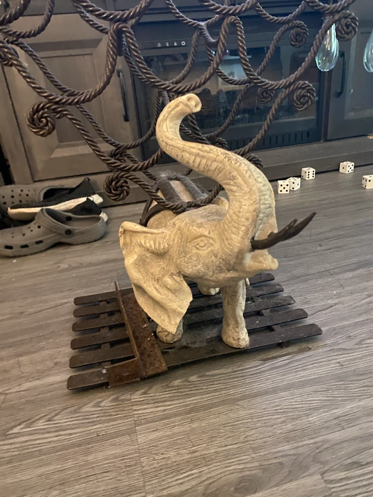 Elephant Design Metal Wine Rack - photo 2