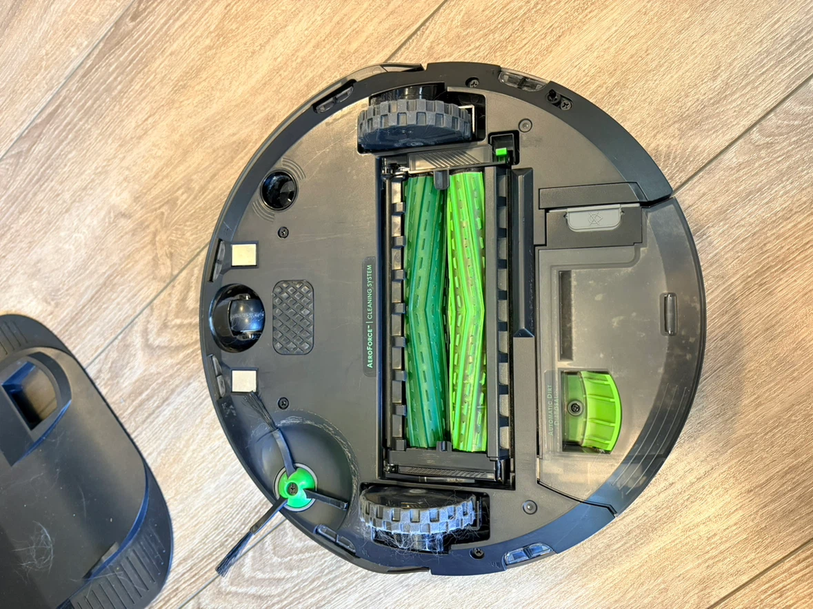 iRobot Roomba Robot Vacuum with Clean Base - photo 3