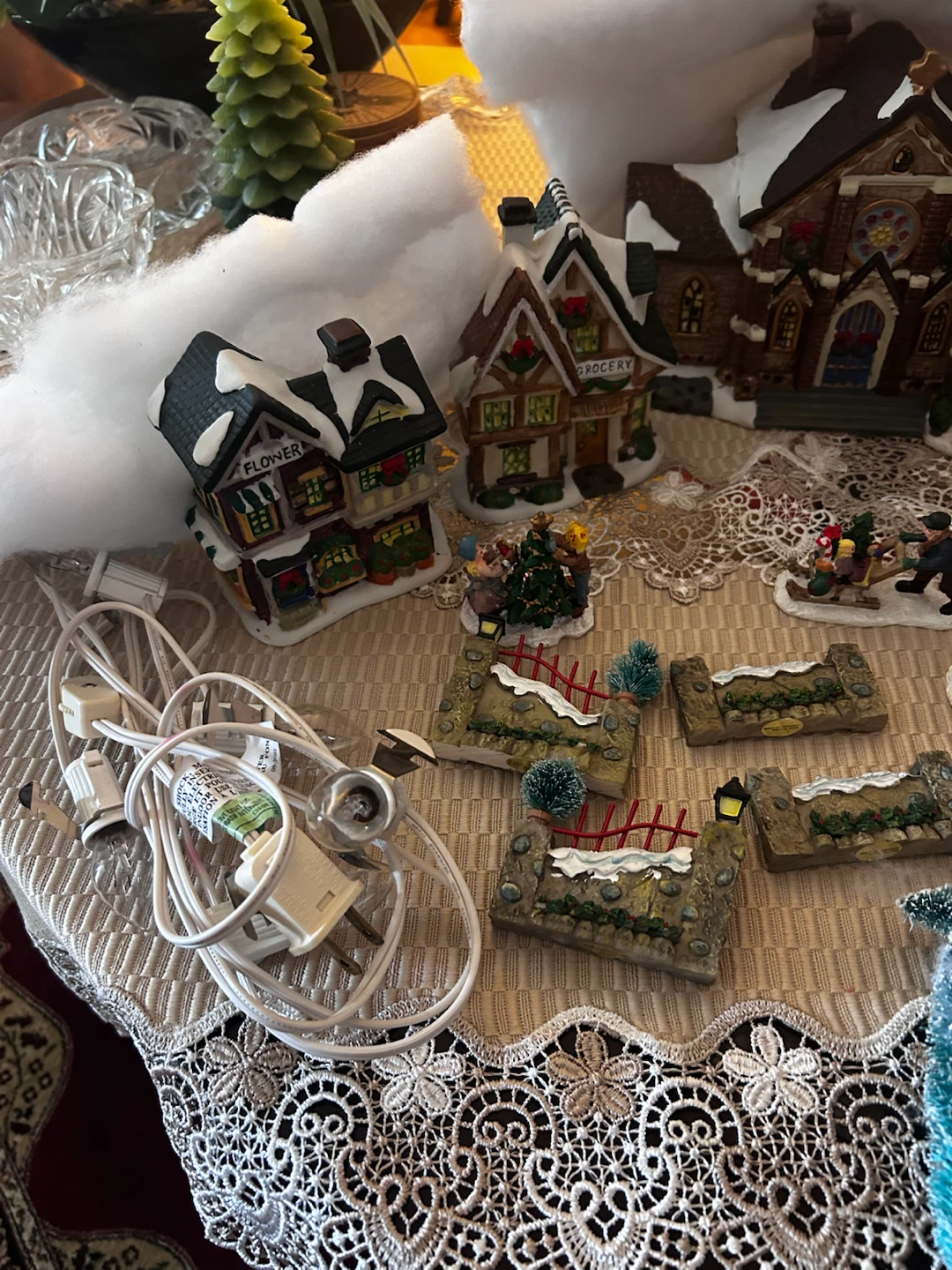 Christmas Village Miniature Set - photo 2