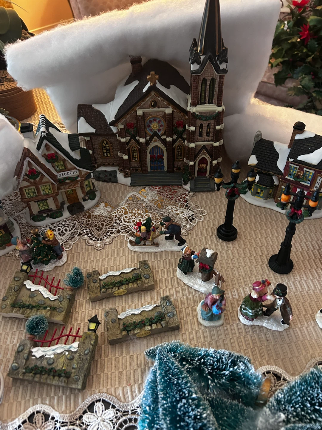 Christmas Village Miniature Set - photo 3