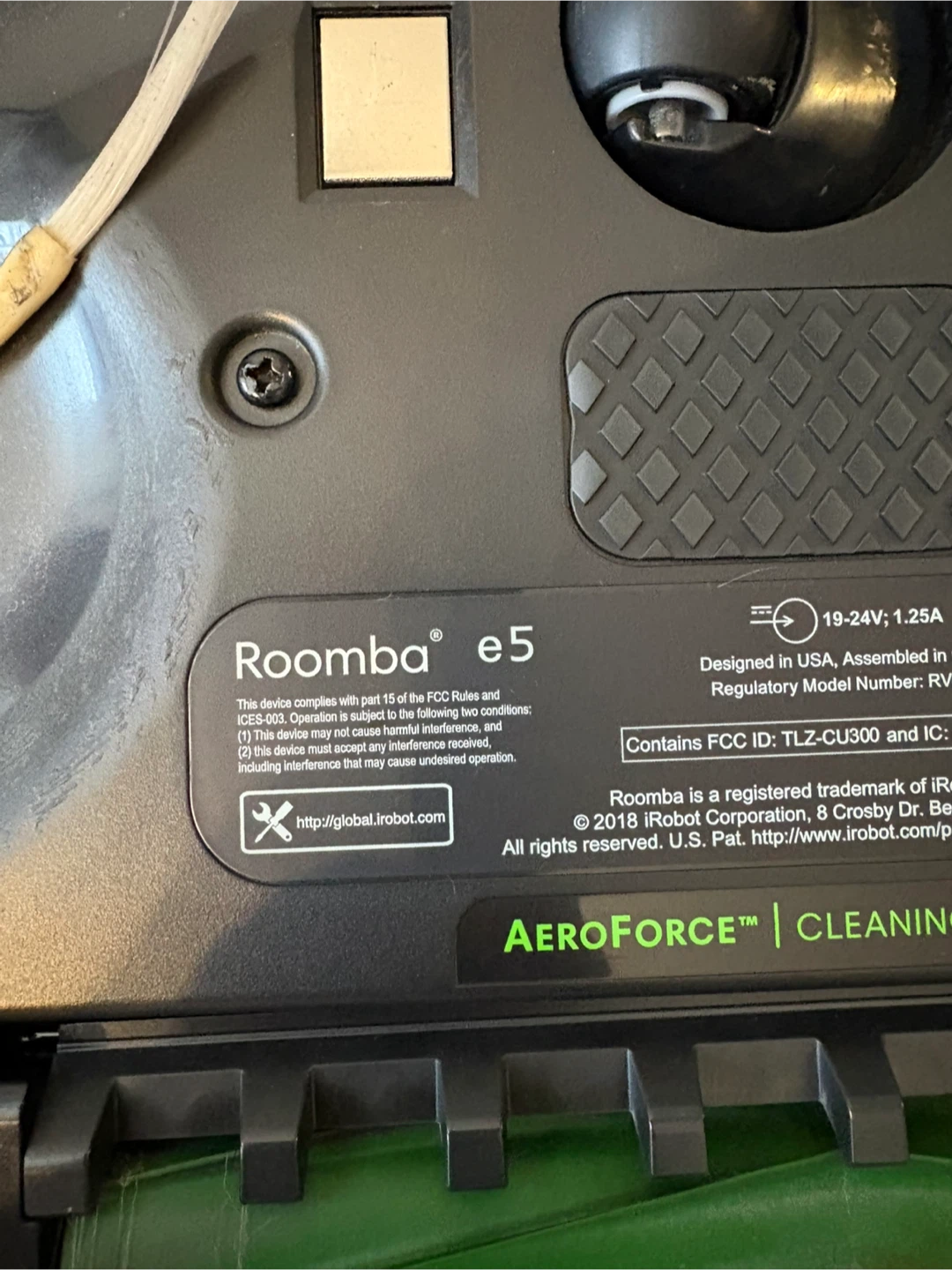 iRobot Roomba e5 Robot Vacuum - photo 3