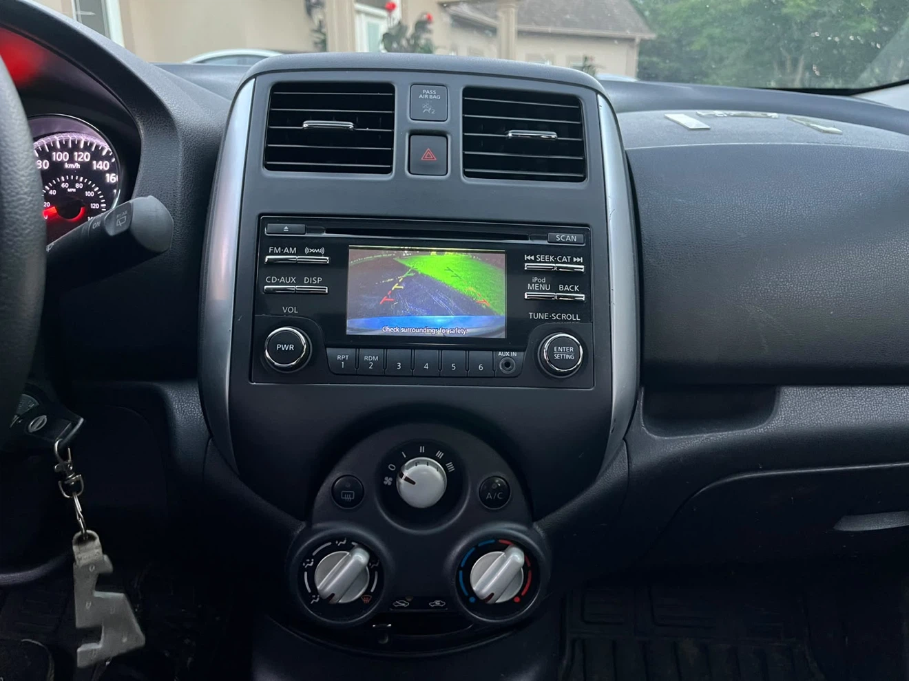 2014 Nissan Versa Note Hatchback - photo 5