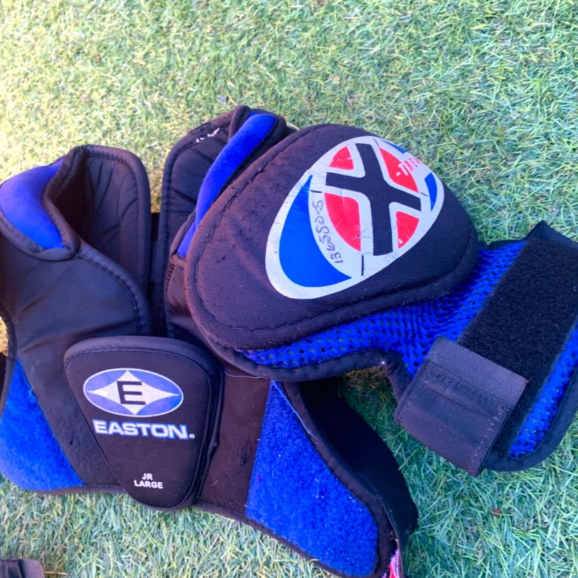Junior Hockey Shoulder Pads Youth Chest Protector Large - photo 4