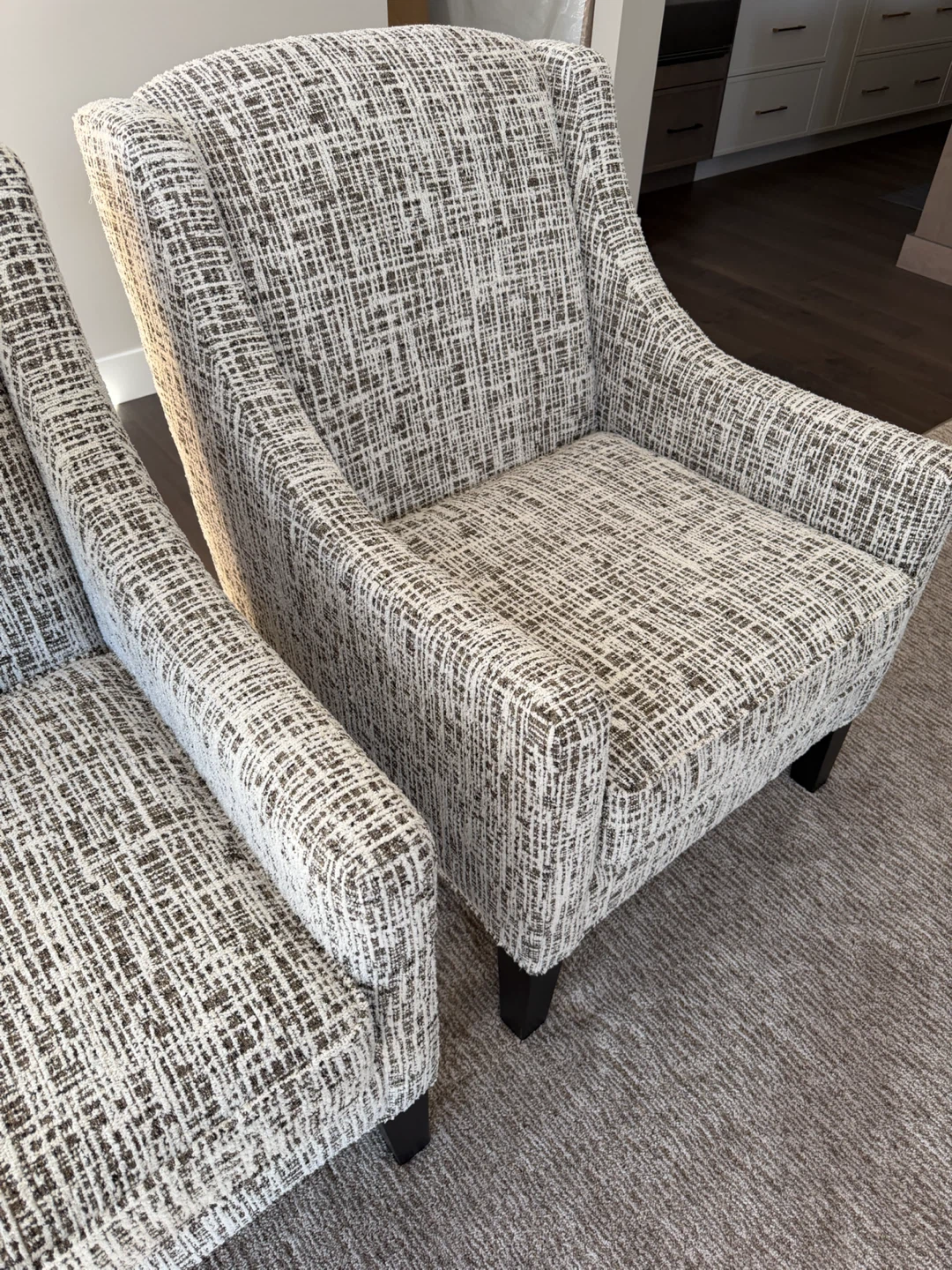 Set of two textured wingback accent chairs - photo 2