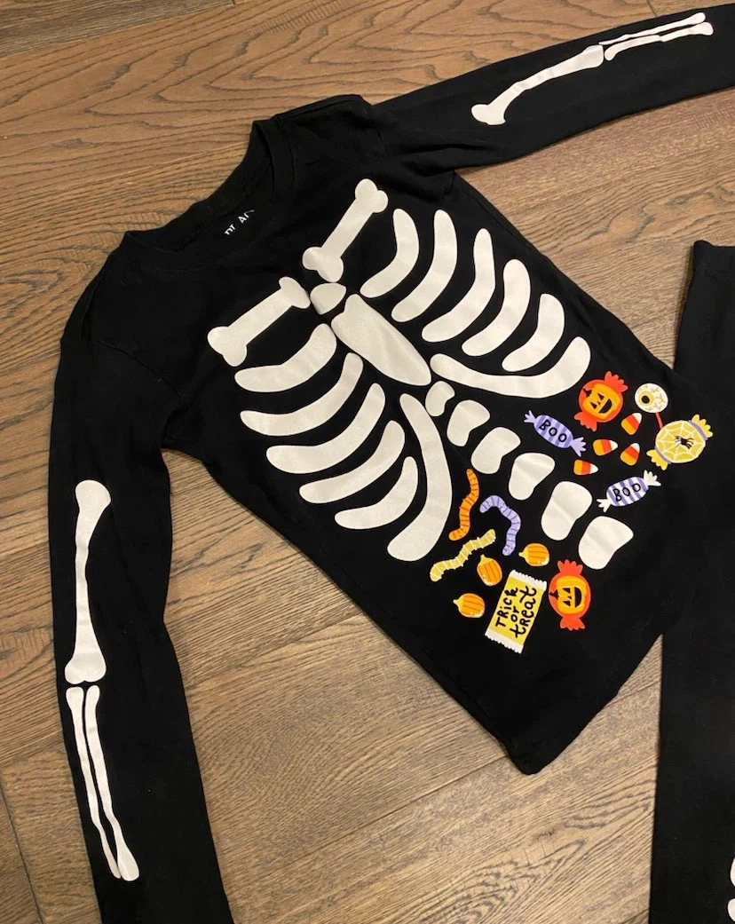 🏈 Children's Place GLOW-IN-THE-DARK Skeleton Halloween PJs 10 - photo 2