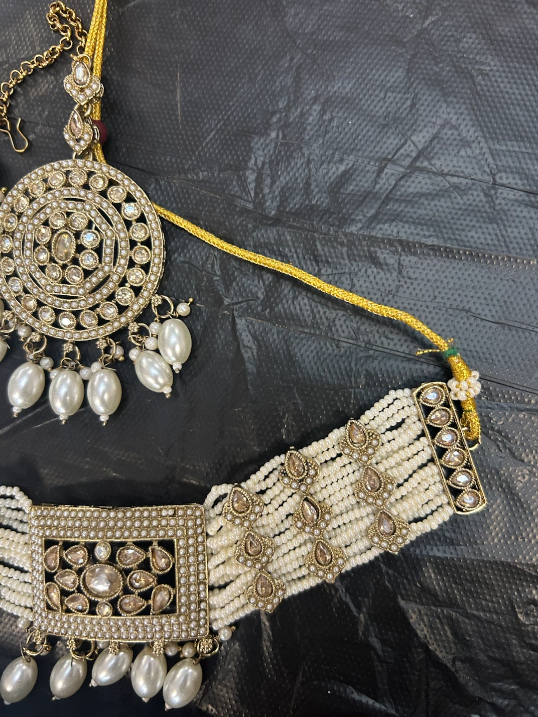 Traditional Kundan Jewellery Set with Pearl Accents - photo 2