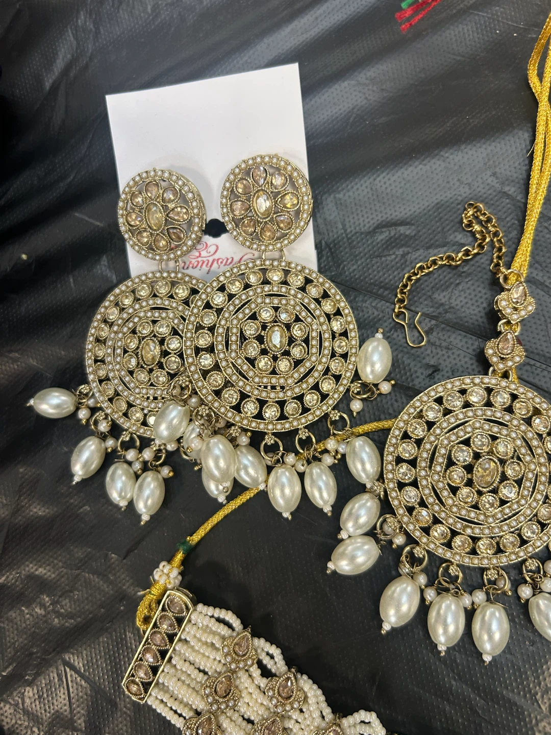 Traditional Kundan Jewellery Set with Pearl Accents - photo 3