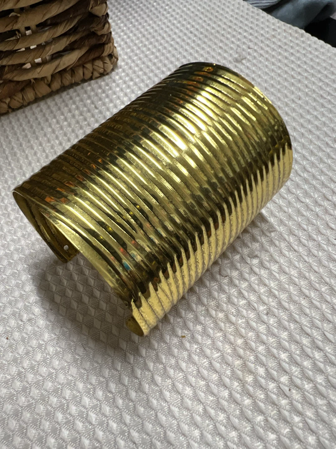 🏈 Gold-Tone Ribbed Wide Cuff Bracelet - photo 3