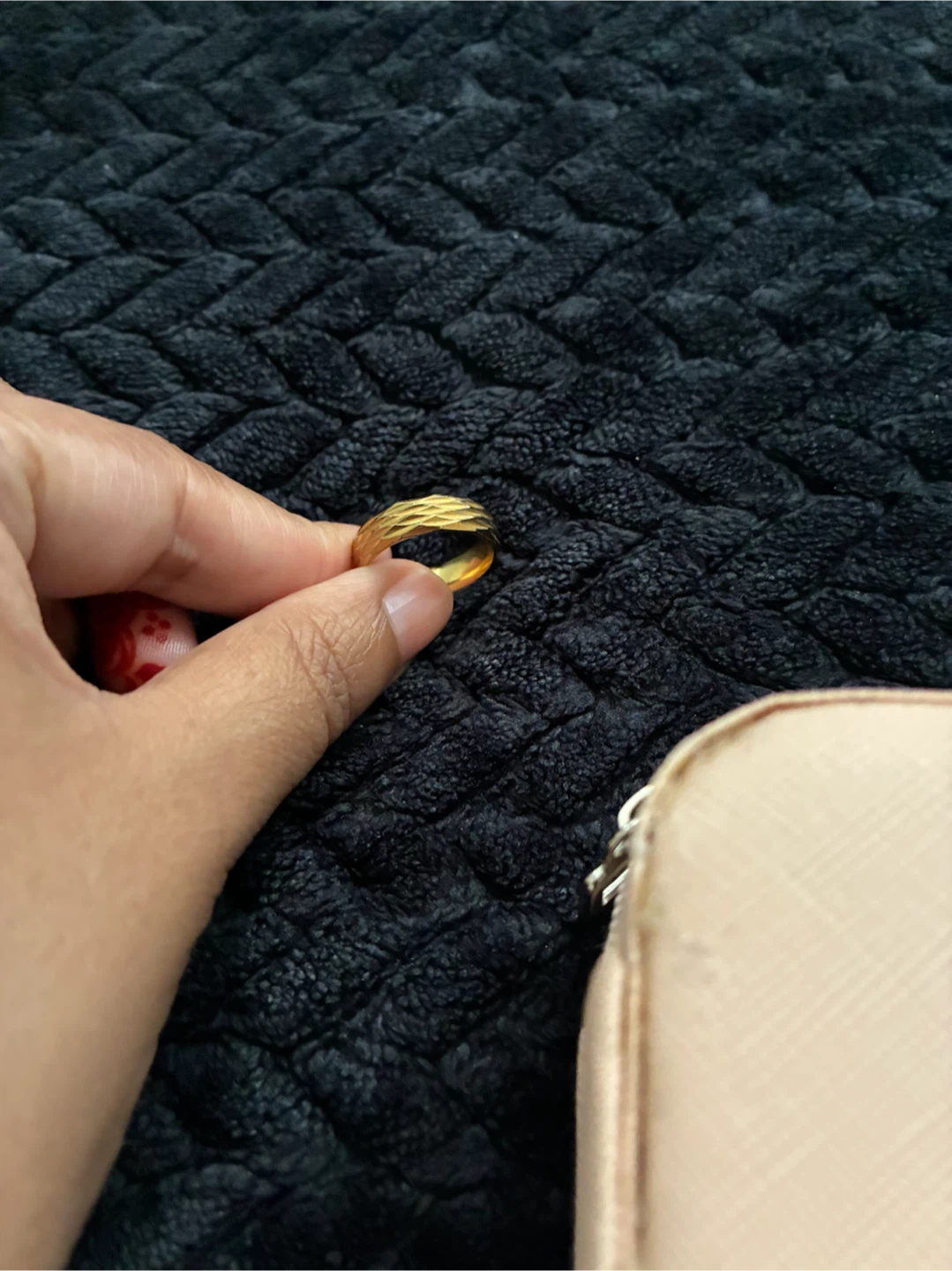 Gold-toned Textured Ring - photo 3