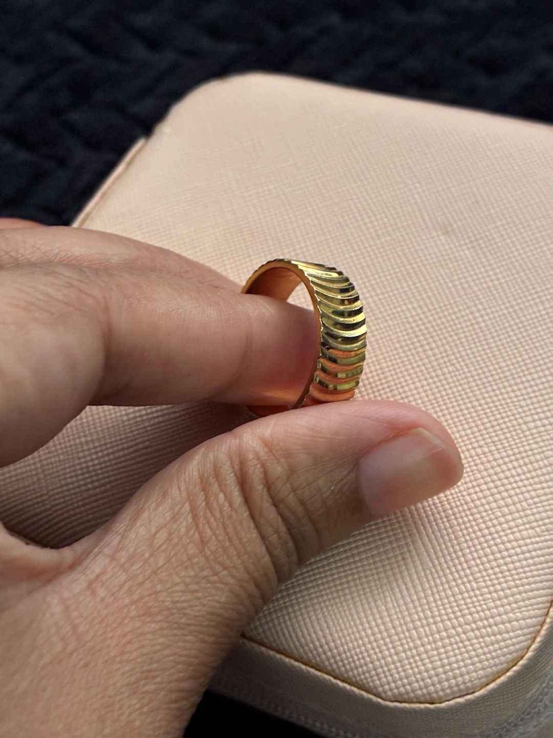 Gold-toned ridged band ring