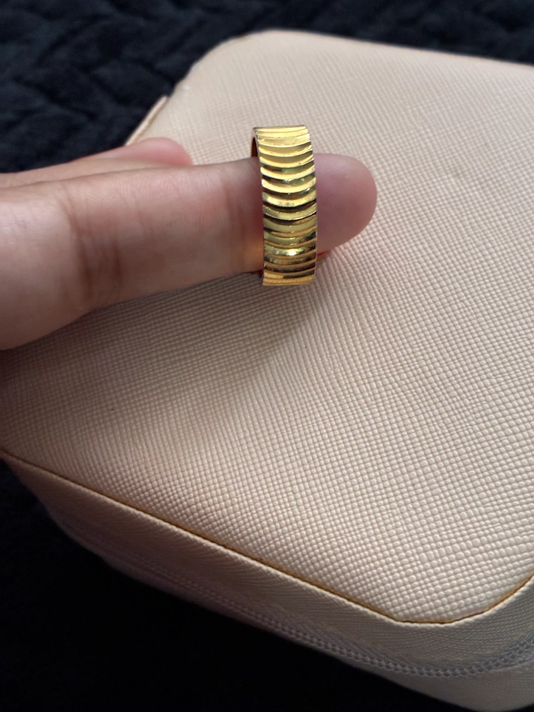 Gold-toned ridged band ring - photo 2