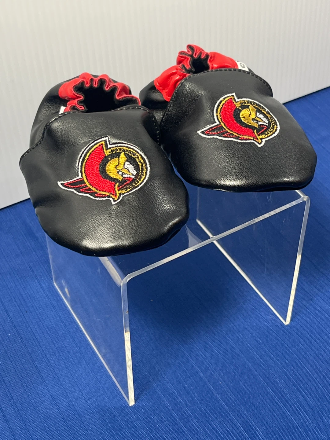 NHL Ottawa Senators Baby Booties (Size 12-18M) + Bonus Card Lot! - photo 2