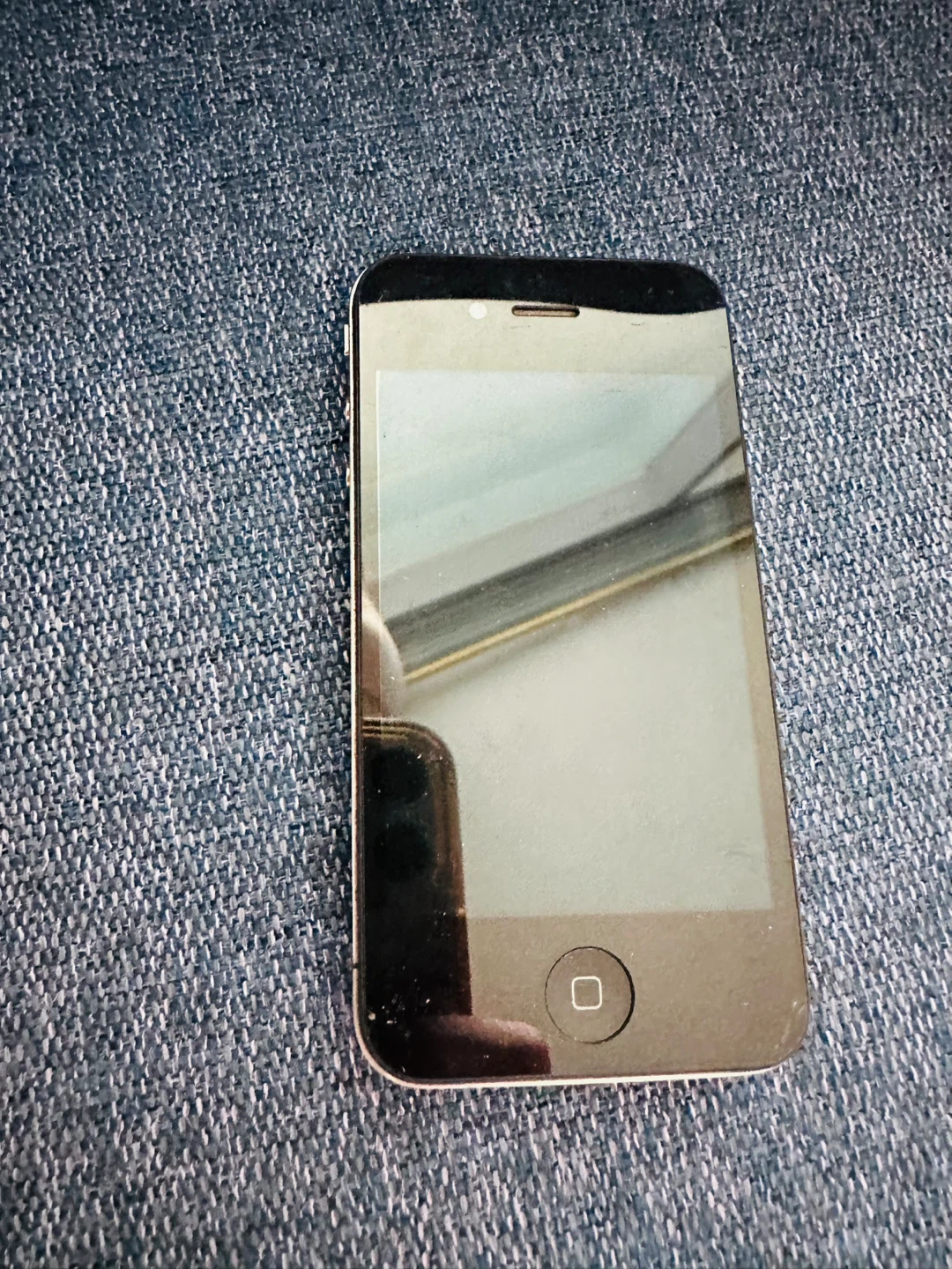 🏈Apple iPhone 4 - BROKEN