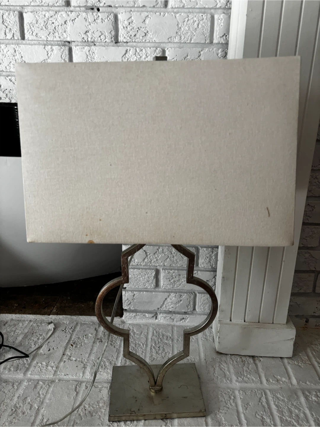Metal Accent Table Lamp