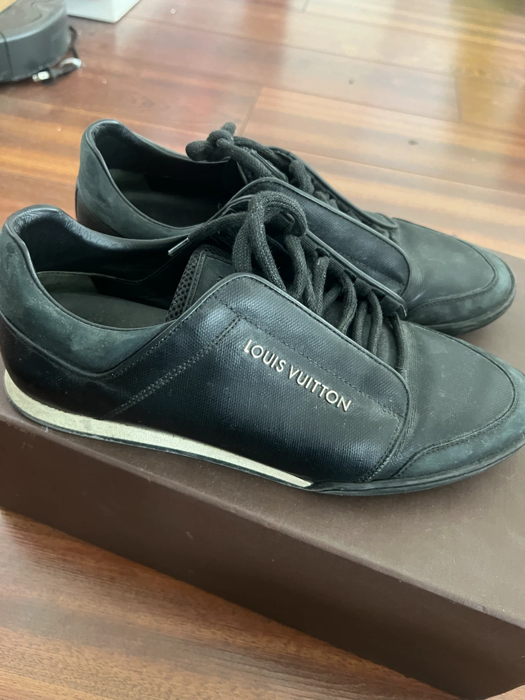 Mens Louis Vuitton Black Sneakers 8.5