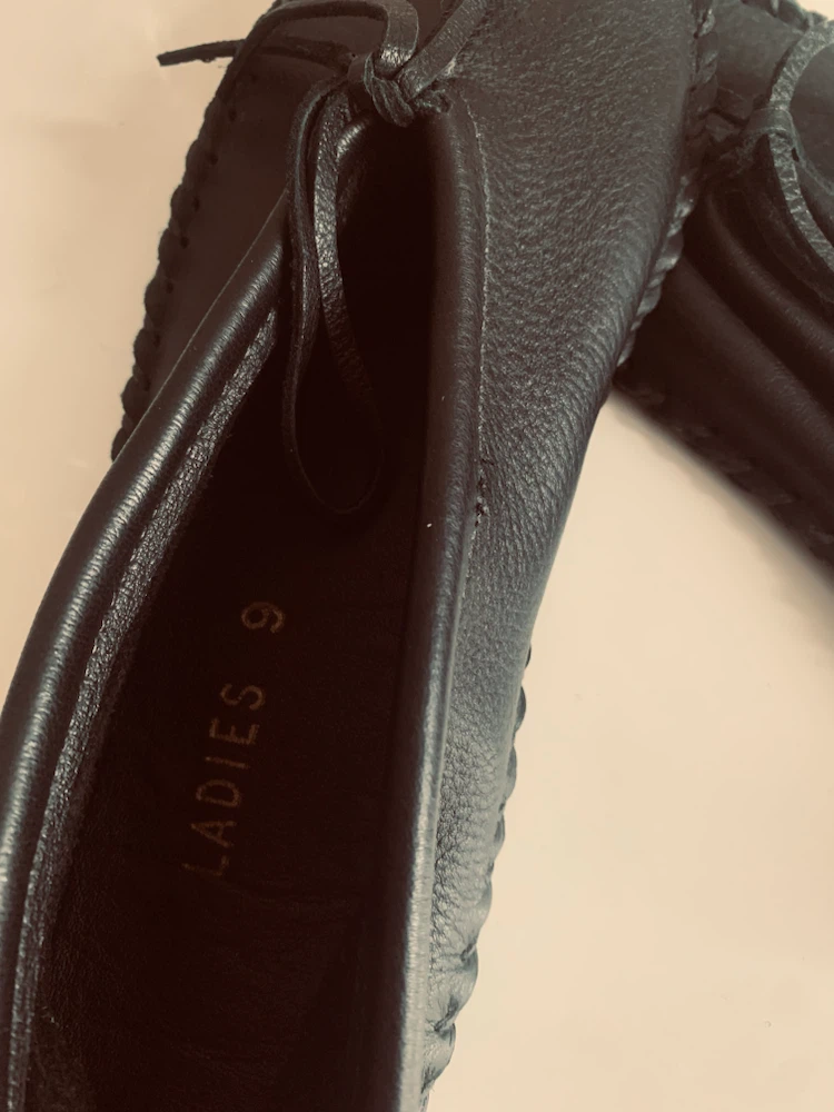 Canadian Hide Slipper in Black Leather Moccasins Size 9 - photo 2