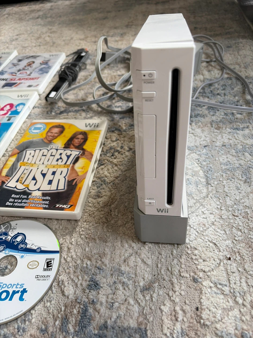 Nintendo Wii Console Bundle with 8 Games Used - photo 2