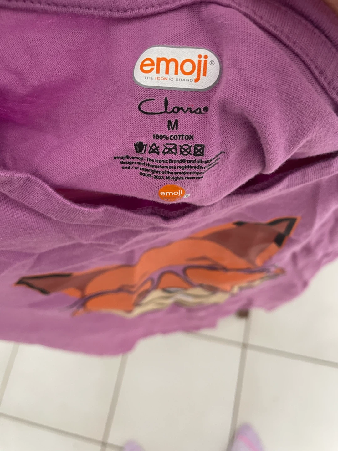 Emoji Fox Graphic T-Shirt 🏈 - photo 3