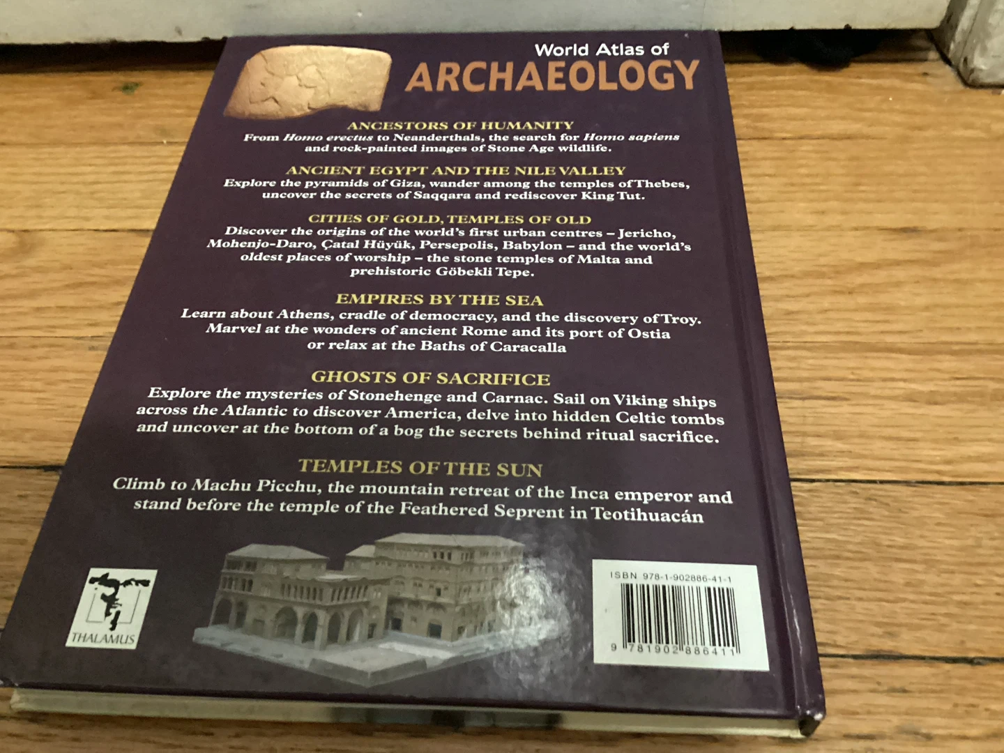 🏈 World Atlas of Archaeology by Nick Constable - photo 2