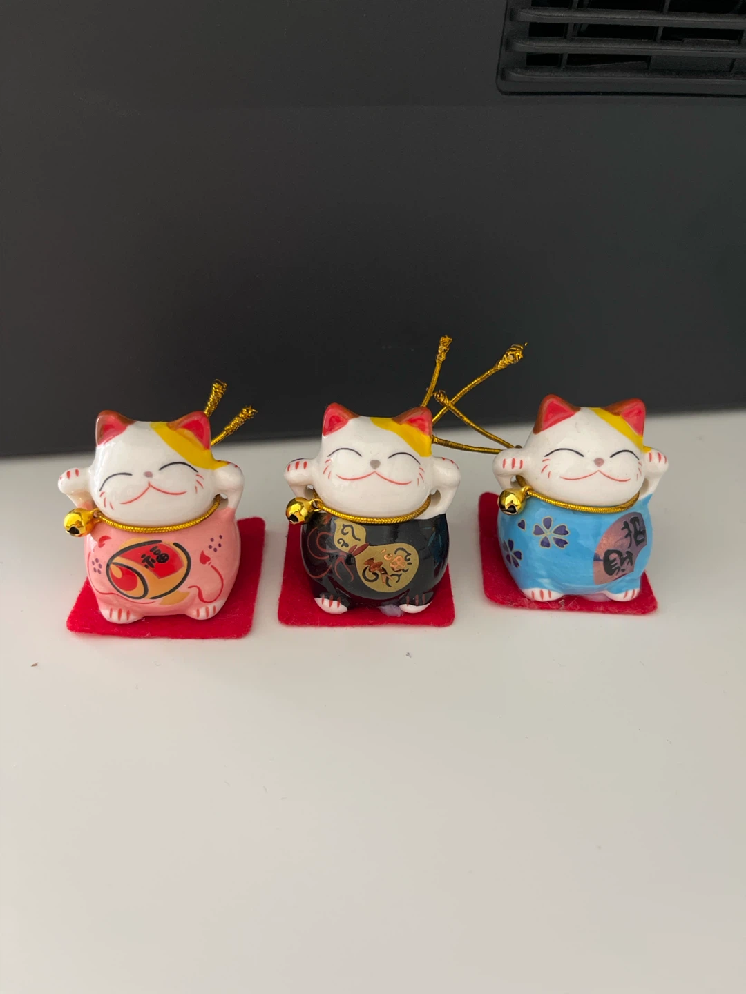 Set of 3 Miniature Lucky Cat Figurines 🏈