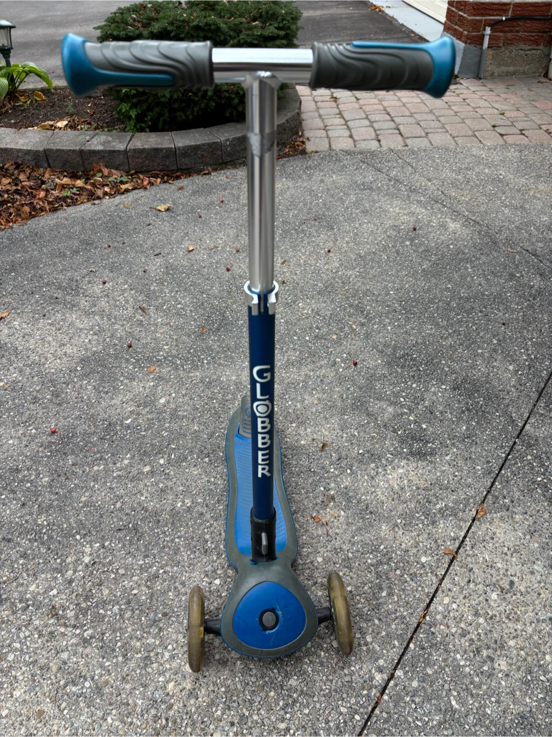 Globber light up wheels scooter