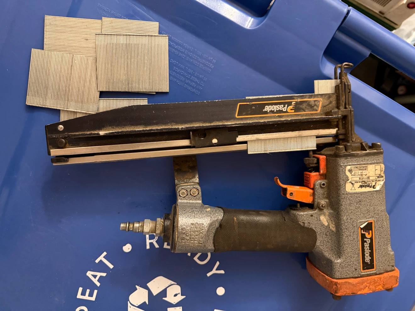 Paslode 3250-F16 Finish Nailer
