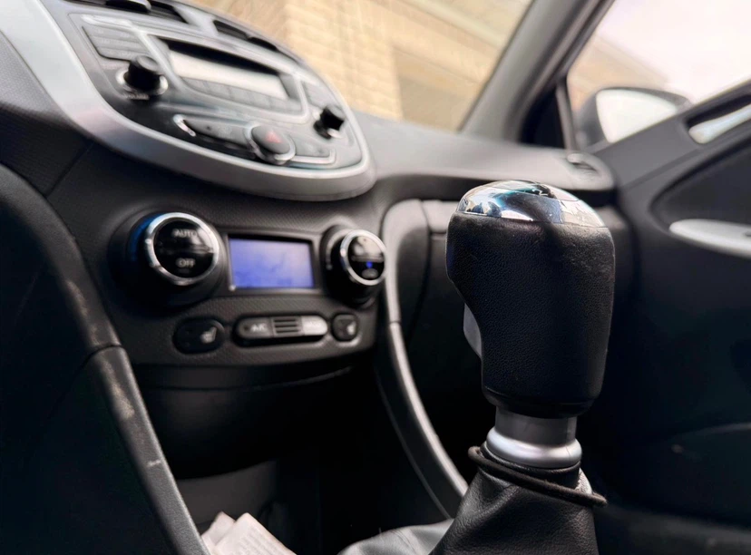 2013 Hyundai Accent 6 Speed Transmission - photo 4